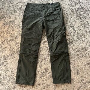 Woman’s Kühl Hiking Pants (grey-green)